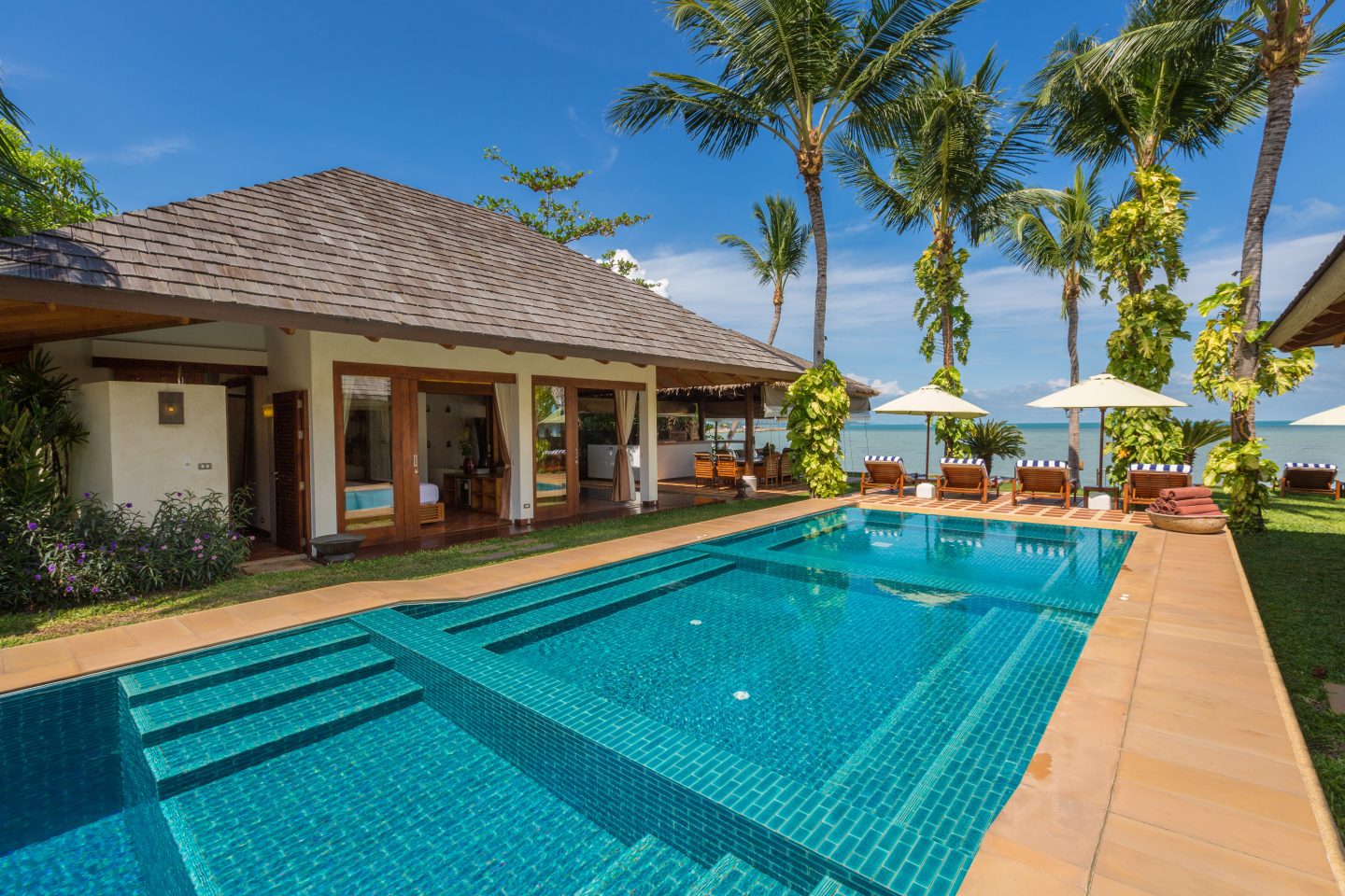 Why We Choose Villa Holidays www.oddhogg.com