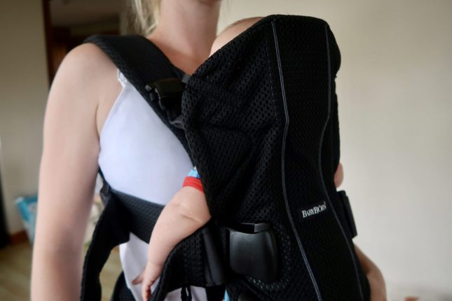 5 Baby Carriers You Need To Try | Babybjorn One Air www.oddhogg.com