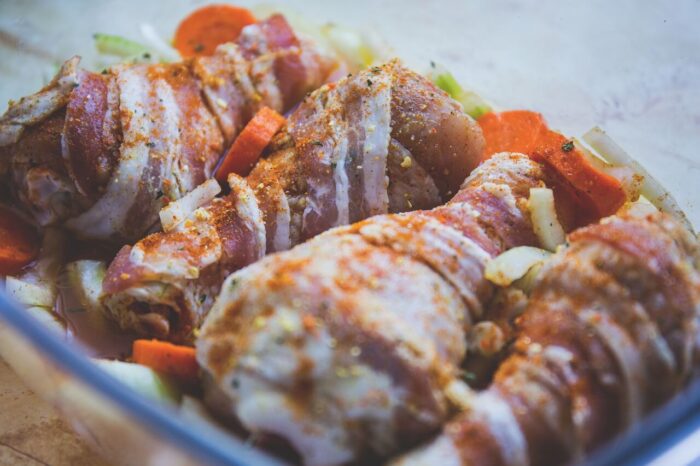 chicken drumsticks wrapped in bacon